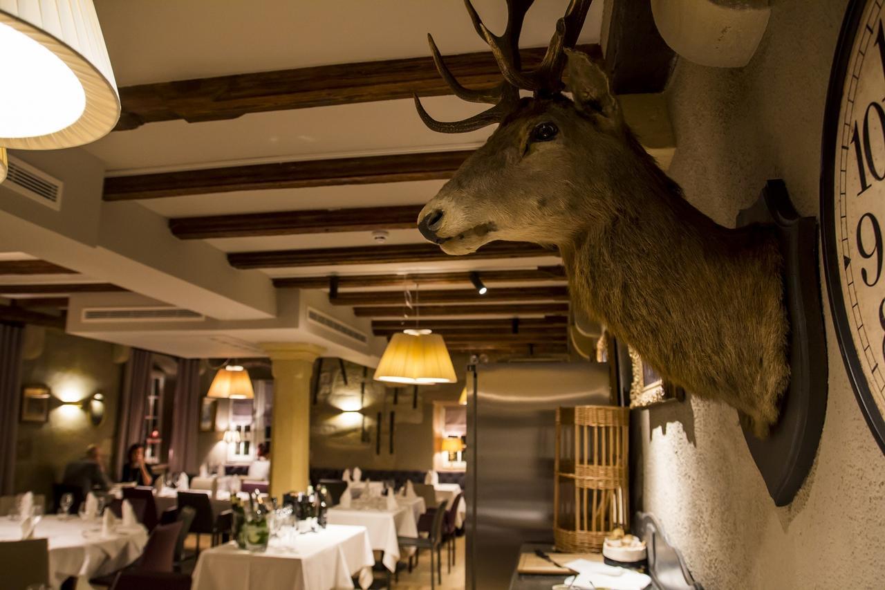 Hotel Restaurant L'Orchidee Ensisheim Bagian luar foto