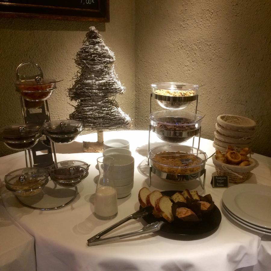 Hotel Restaurant L'Orchidee Ensisheim Bagian luar foto